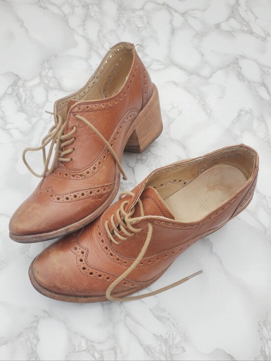 Frye Shoes - Frye Maggie Brown Leather Wingtip Heeled Oxfords - Size 7.5